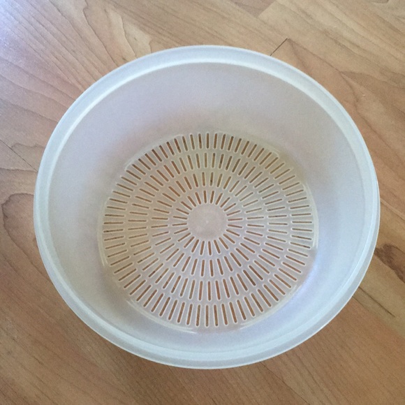 Vintage Tupperware container - Picture 2 of 2